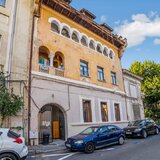 Carol Davila 4 camere  Parter/2 Vila interbelica Curte comuna 120 mp utili  C. Dona 5